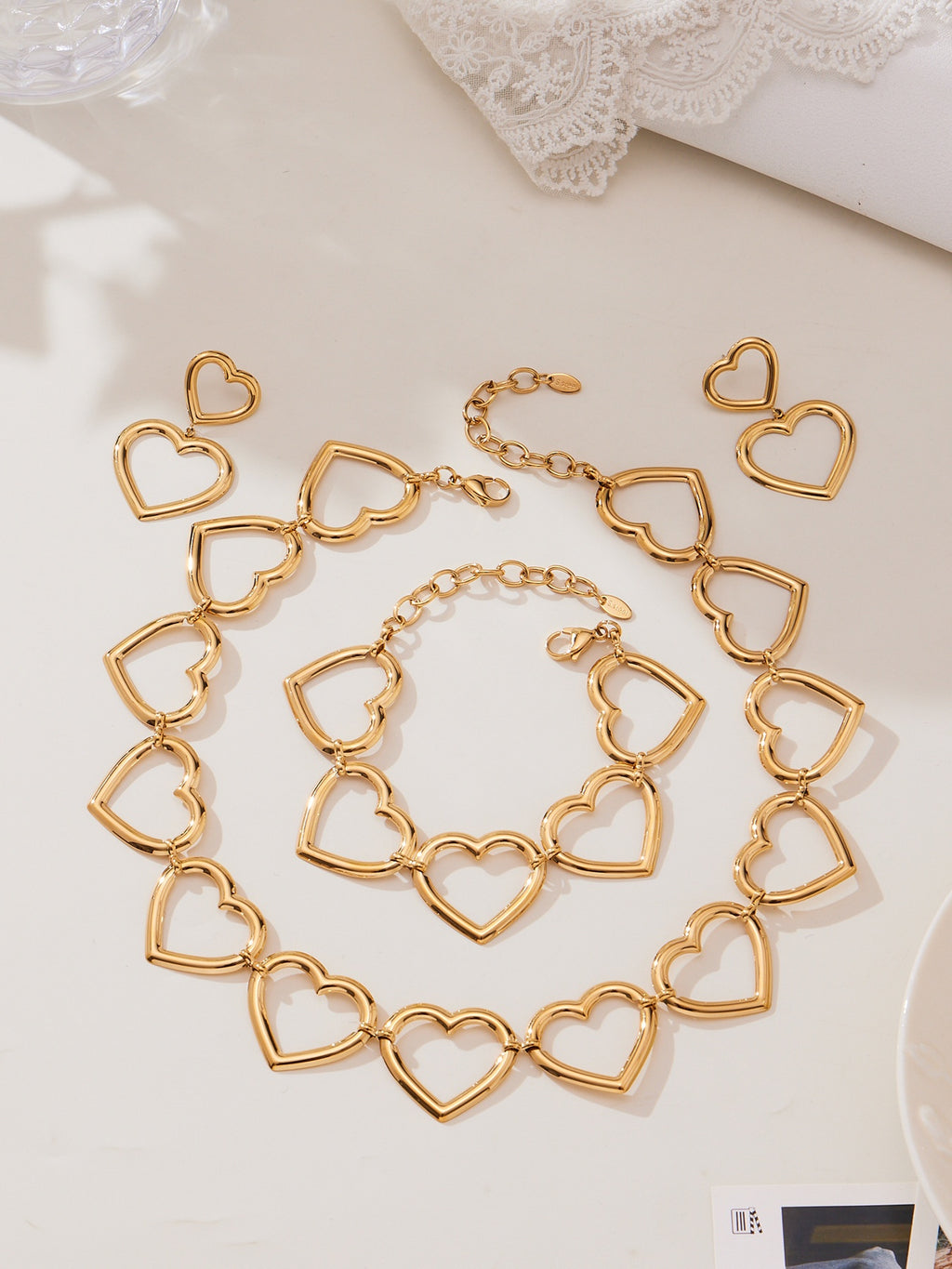 Fashionable Hollowed-Out Heart-Shape Patchwork Necklace