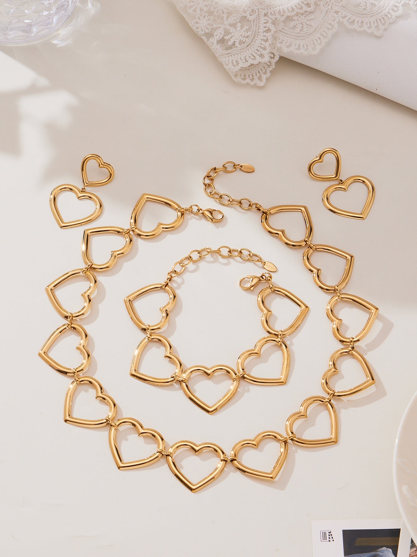 Fashionable Hollowed-Out Heart-Shape Patchwork Necklace