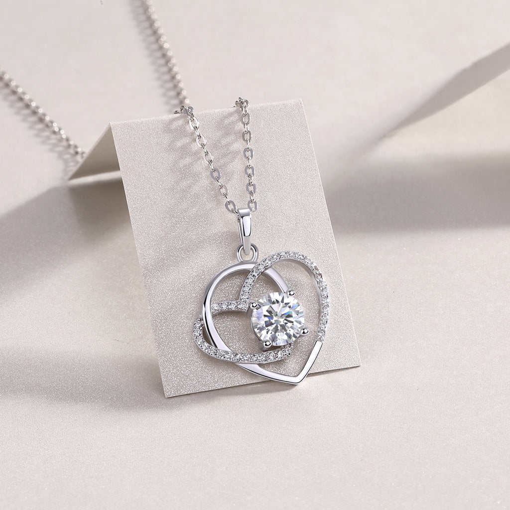 Heart To Heart - A Fashionable And Light Luxury Jewelry Pendant Necklace Set With Top-quality Moissanite, S925 Silver Plated Platinum