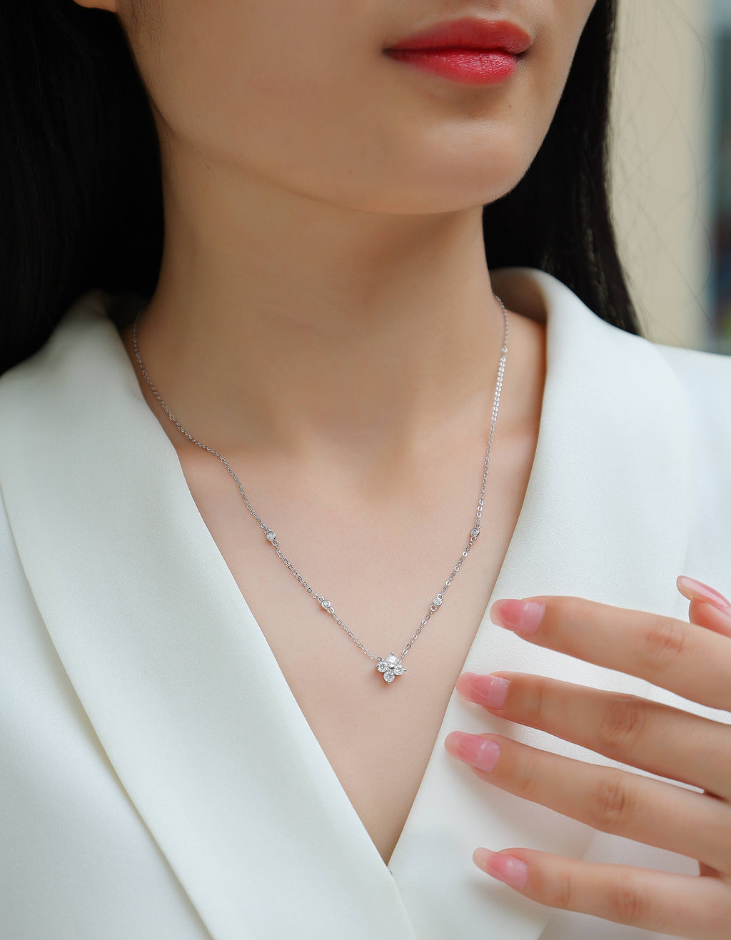 Radiance Star - A Fashionable And Light Luxury Jewelry Pendant Necklace Set With Top-quality Moissanite, S925 Silver Plated Platinum