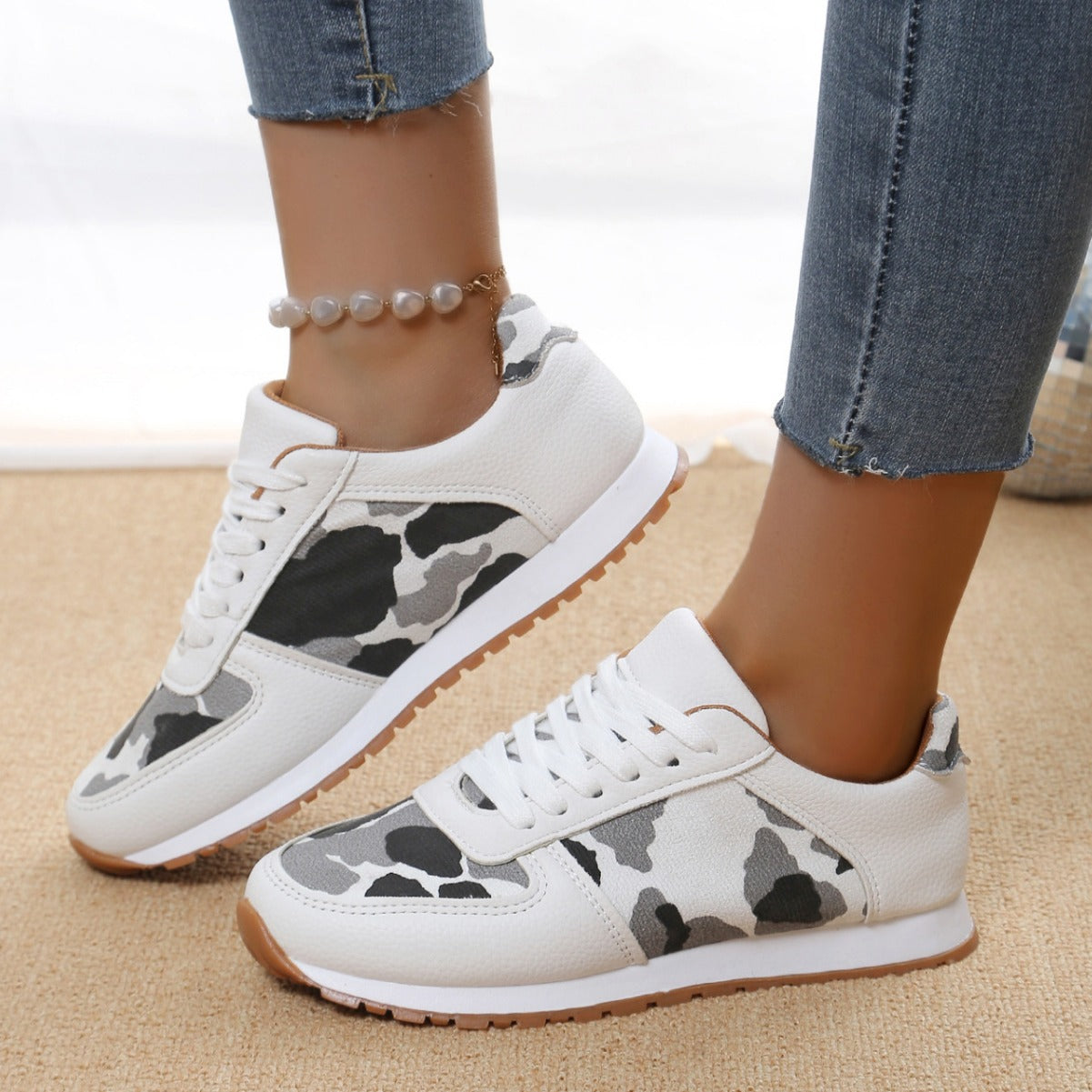 European And American Style Round Toe Thick Soled Color Blocked Low Top Sneakers