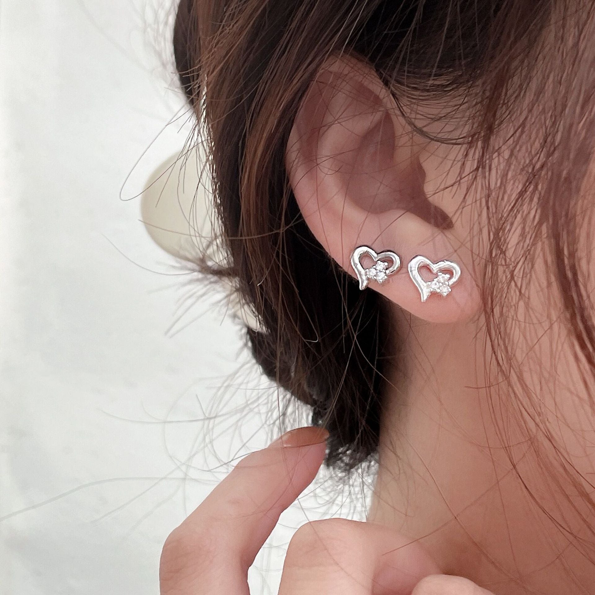 S925 Sterling Silver Tiny Heart Zircon Stud Earrings