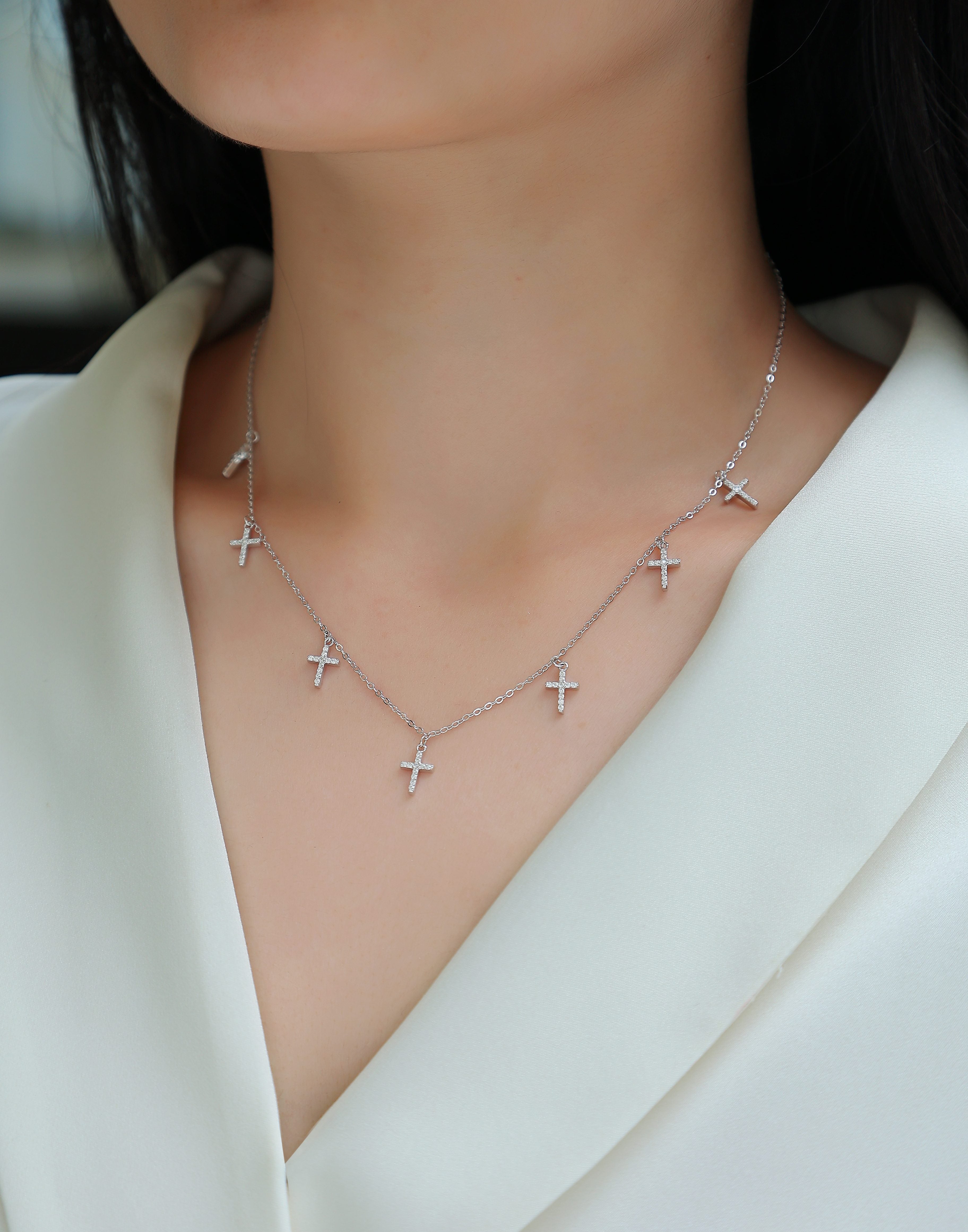 Holy Light Cross - A Fashionable And Light Luxury Jewelry Pendant Necklace Set With Top-quality Moissanite, S925 Silver Plated Platinum