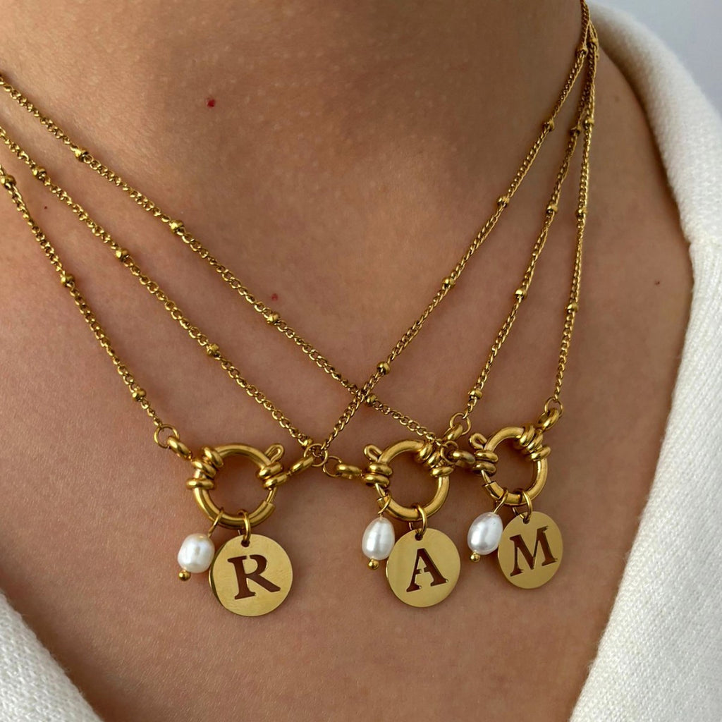 Stylish Womens Necklace With A Pearl Pendant