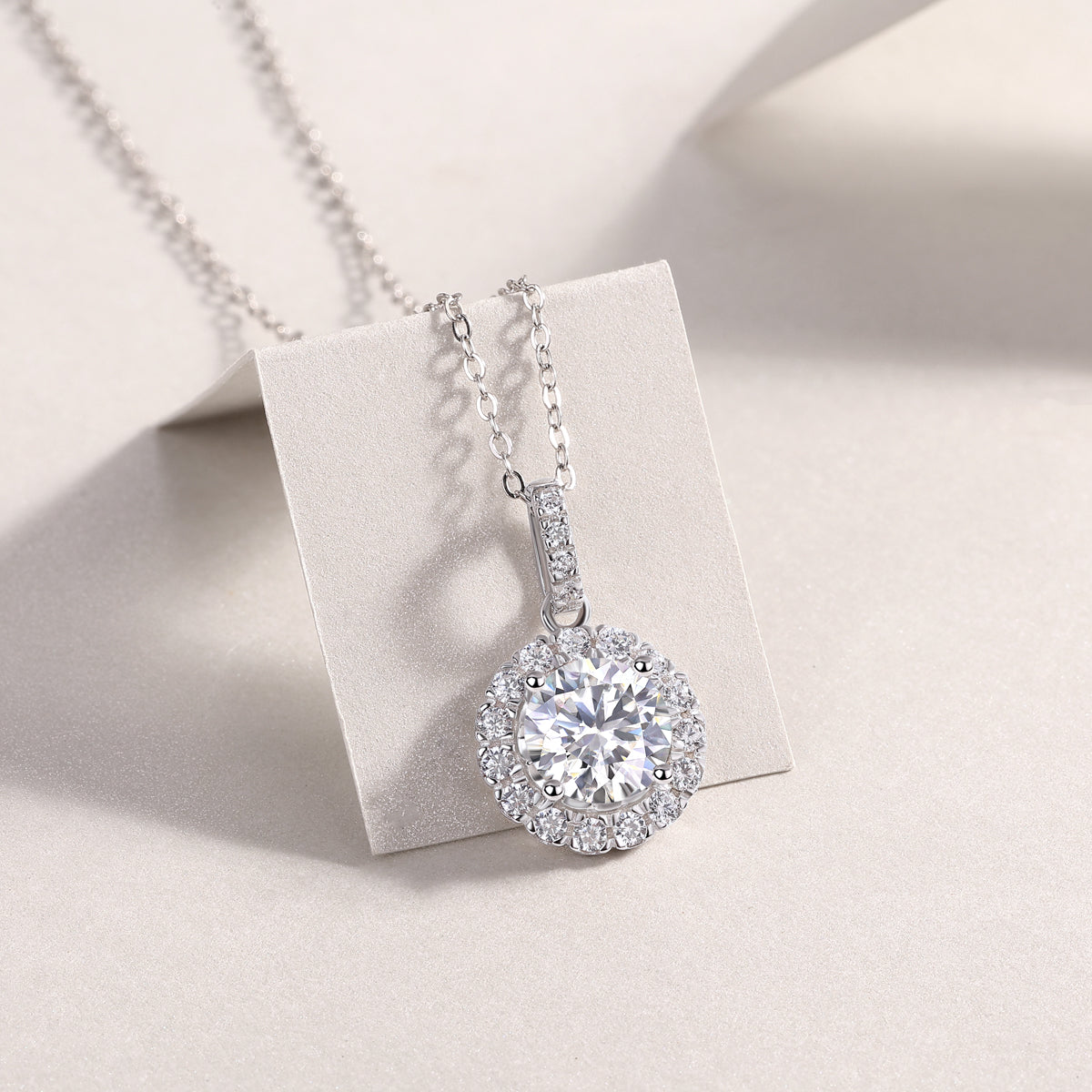 Dandelion Necklace - A Fashionable And Light Luxury Jewelry Pendant Necklace Set With Top-quality Moissanite, S925 Silver Plated Platinum
