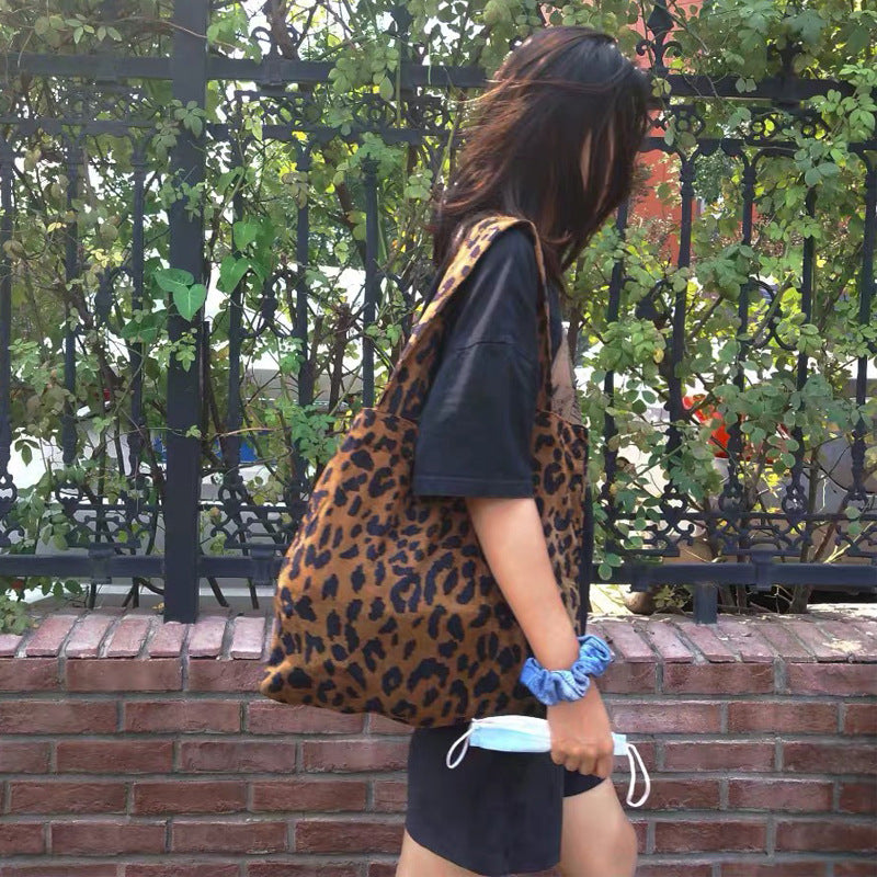 Leopard-print Artistic Vintage Women's Shoulder Bag