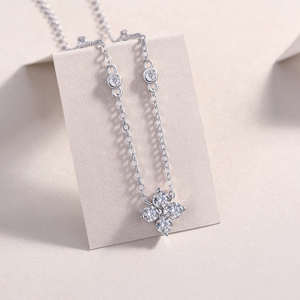 Radiance Star - A Fashionable And Light Luxury Jewelry Pendant Necklace Set With Top-quality Moissanite, S925 Silver Plated Platinum