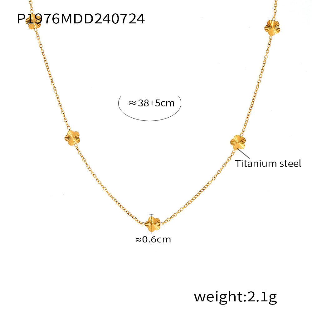 Elegant And Sophisticated Clavicle Chain Design