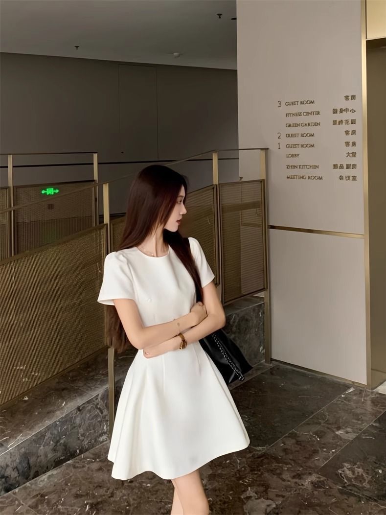 Elegant Short-sleeve Dress That Makes Petite Figures Look Taller