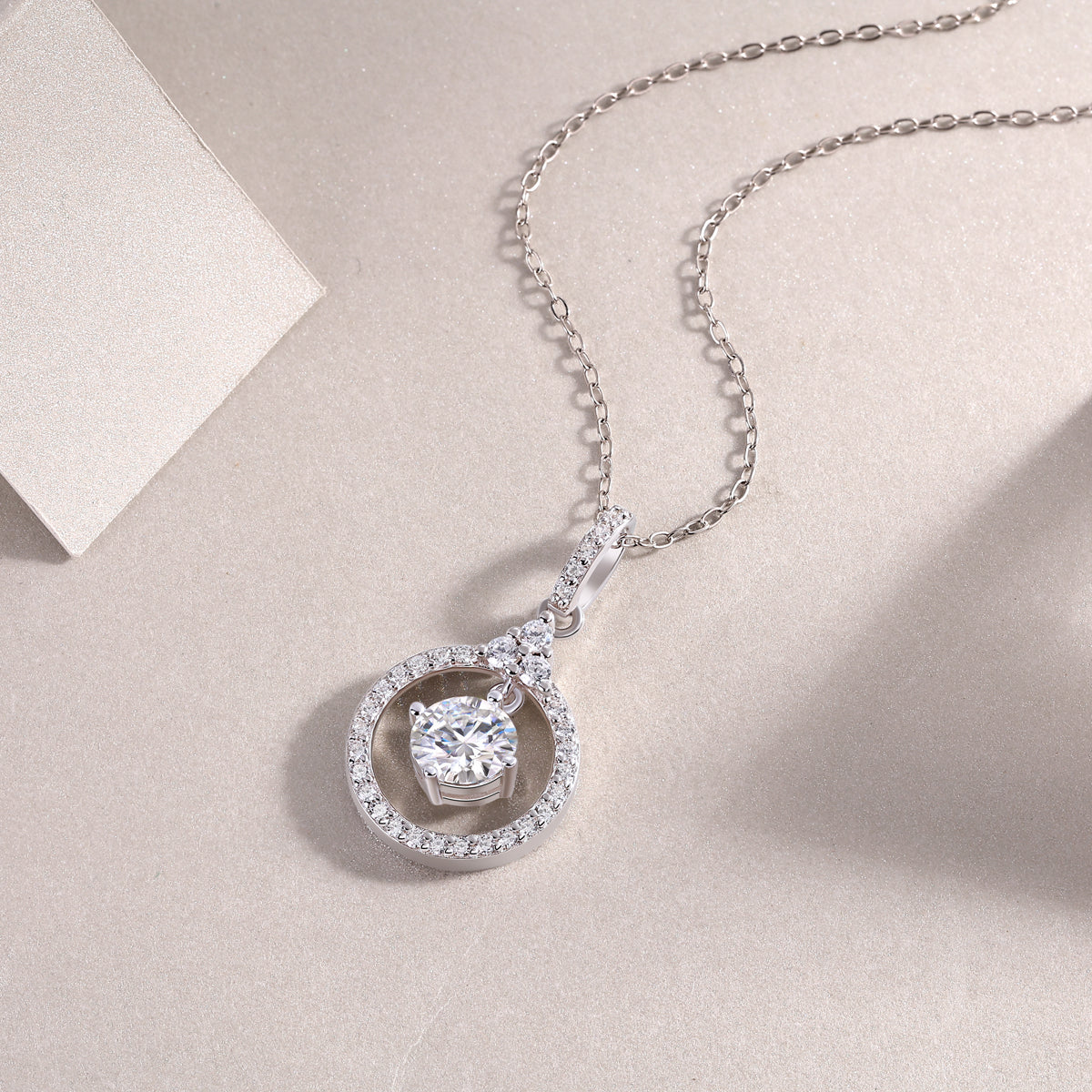 Love Ring - A Fashionable And Light Luxury Jewelry Pendant Necklace Set With Top-quality Moissanite, S925 Silver Plated Platinum