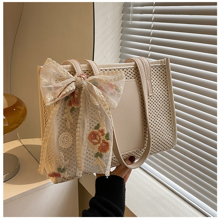 Stylish Woven Shoulder Bag With A Large Capacity For Casual Use