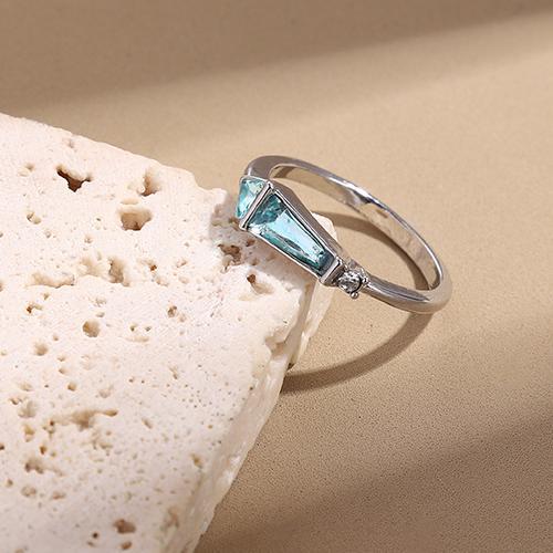 Minimalist Light-luxury Cool-toned Ring Inlaid With Sky-blue Zircon