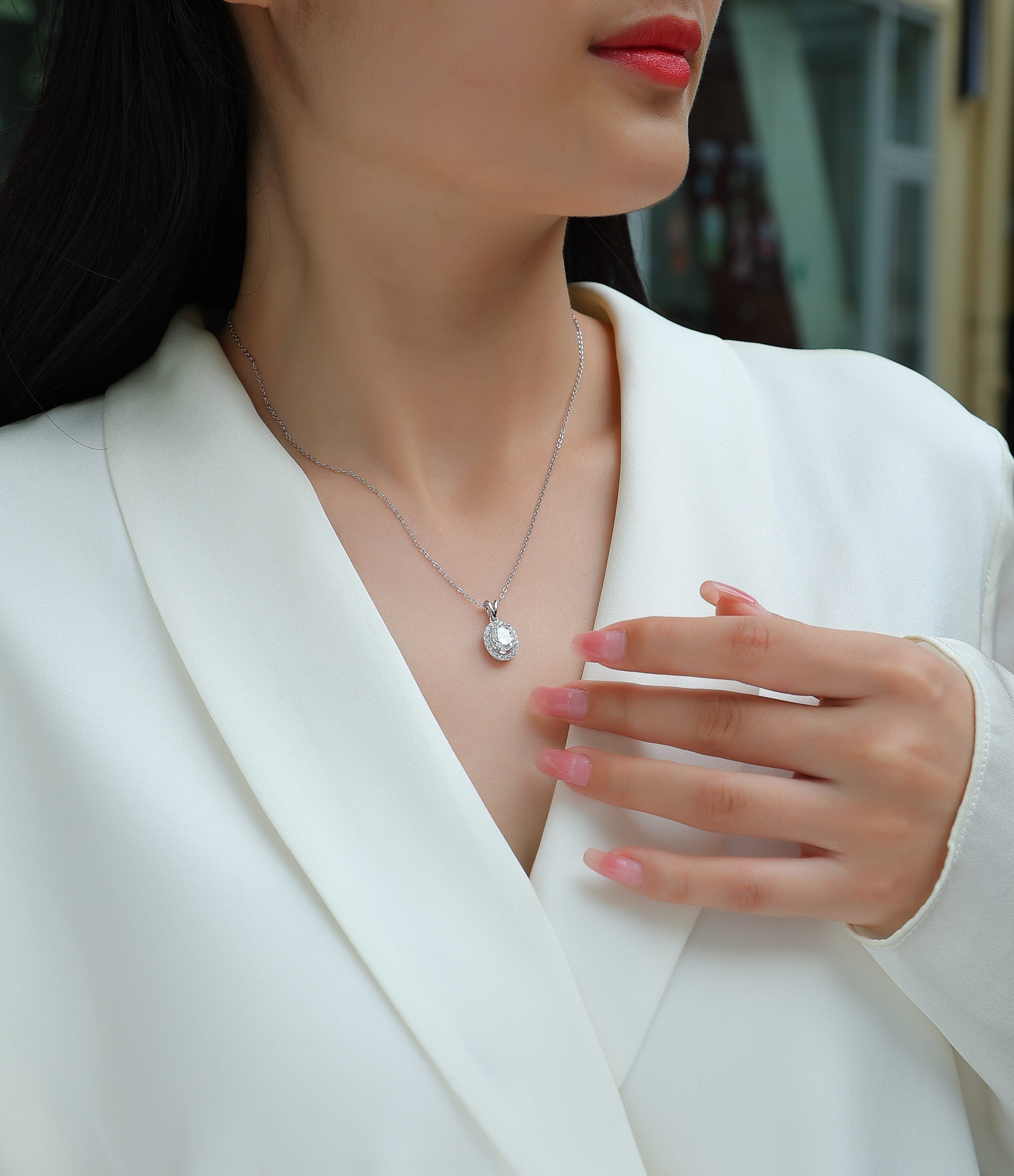 V-shaped Infinity - Top-quality Moissanite Fashionable Light Luxury Jewelry Pendant Necklace S925 Silver Plated Platinum