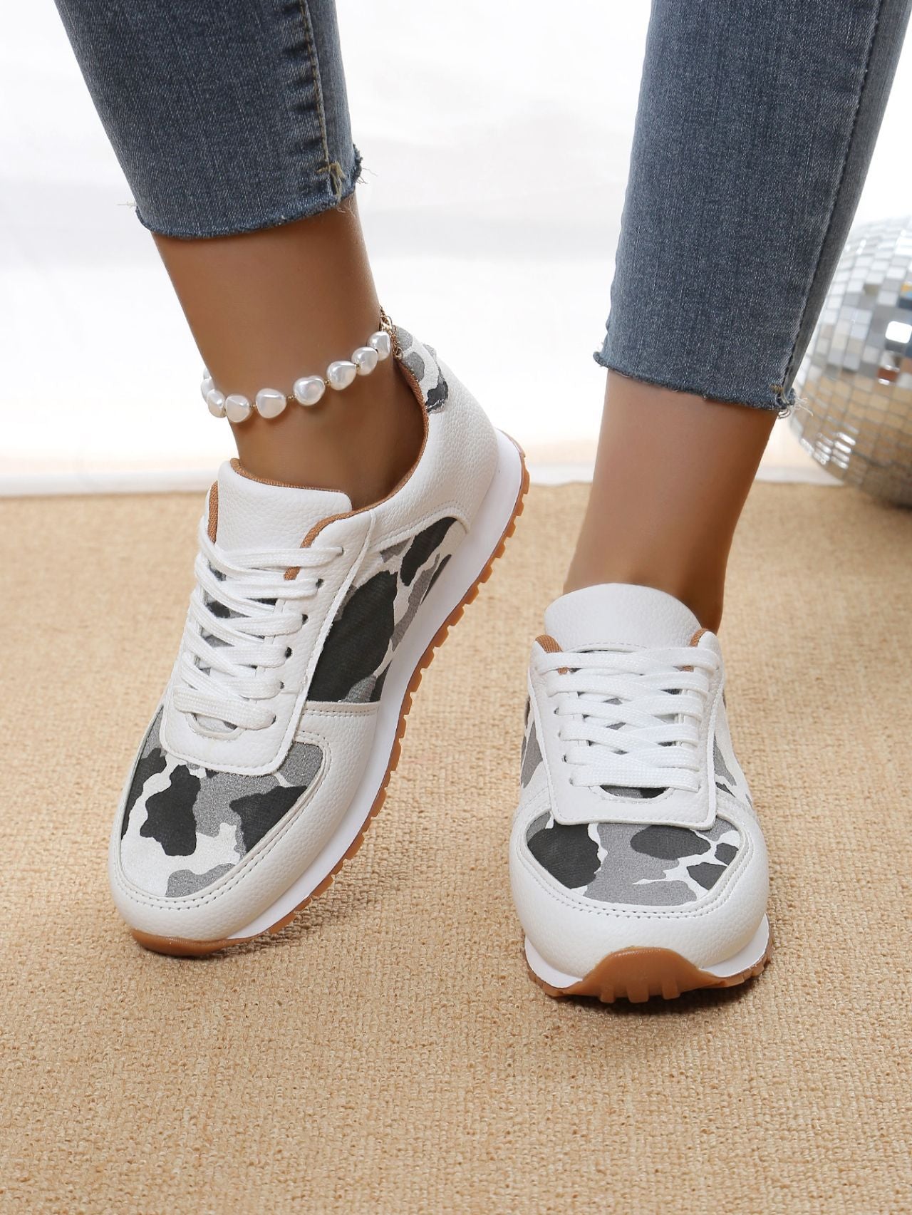 European And American Style Round Toe Thick Soled Color Blocked Low Top Sneakers