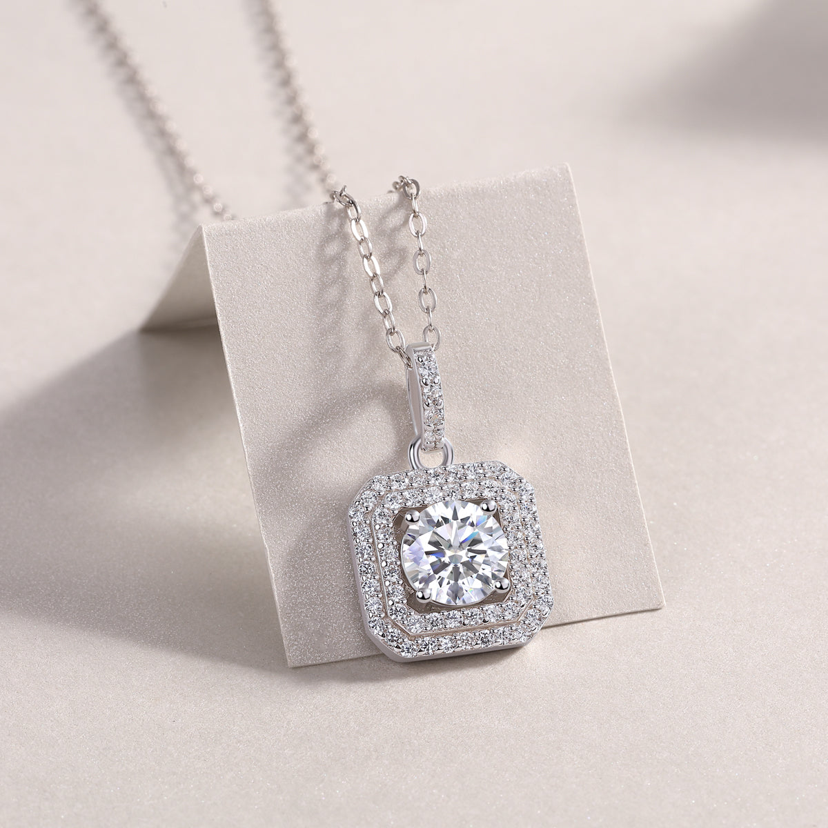 Sugar Diamond - Set With Top-quality Moissanite, Fashionable And Light Luxury Jewelry, Silver Pendant Necklace S925, Silver-plated Platinum