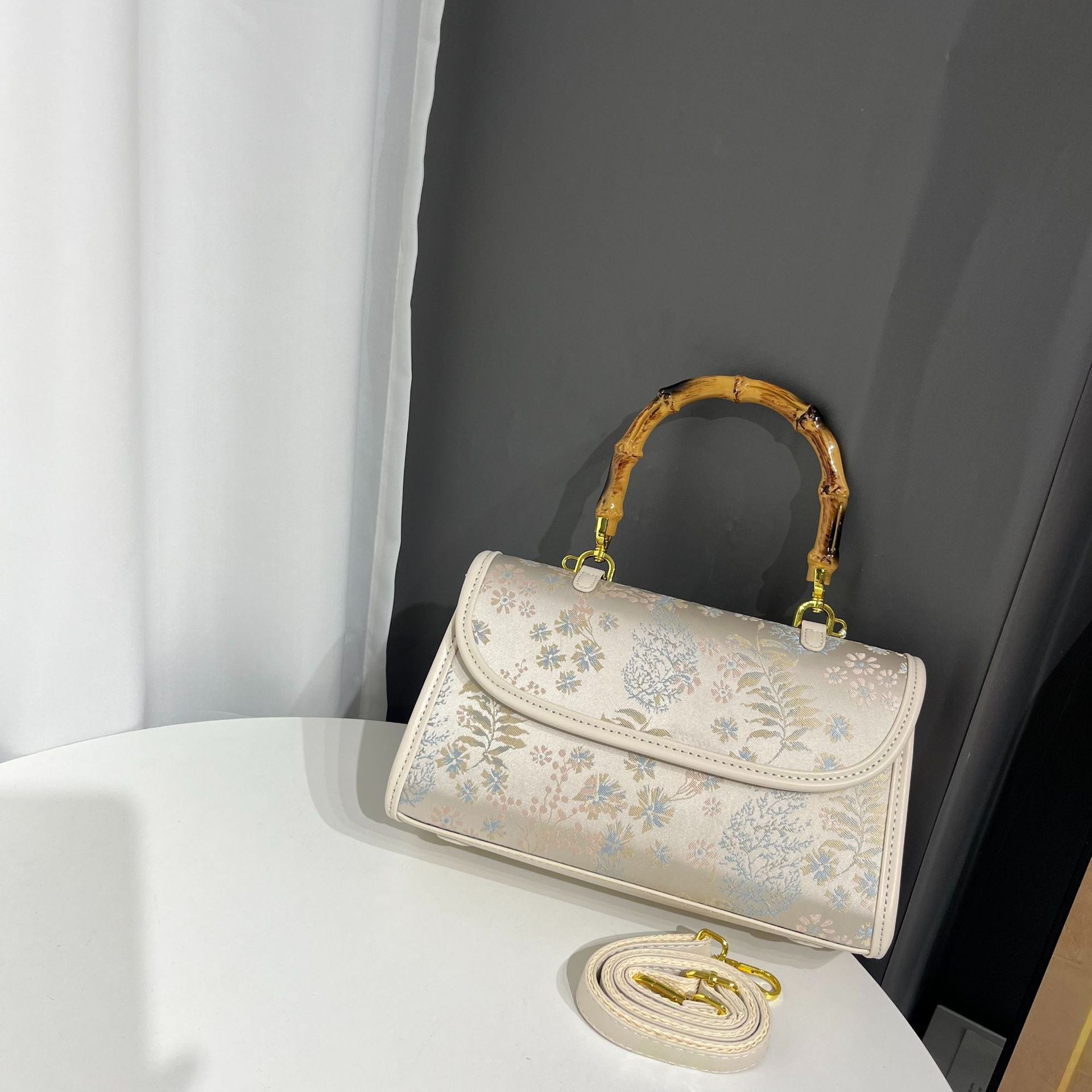 Vintage Chinese-style Handbag With Atmospheric Retro Patterns Made From Xiangyun Silk