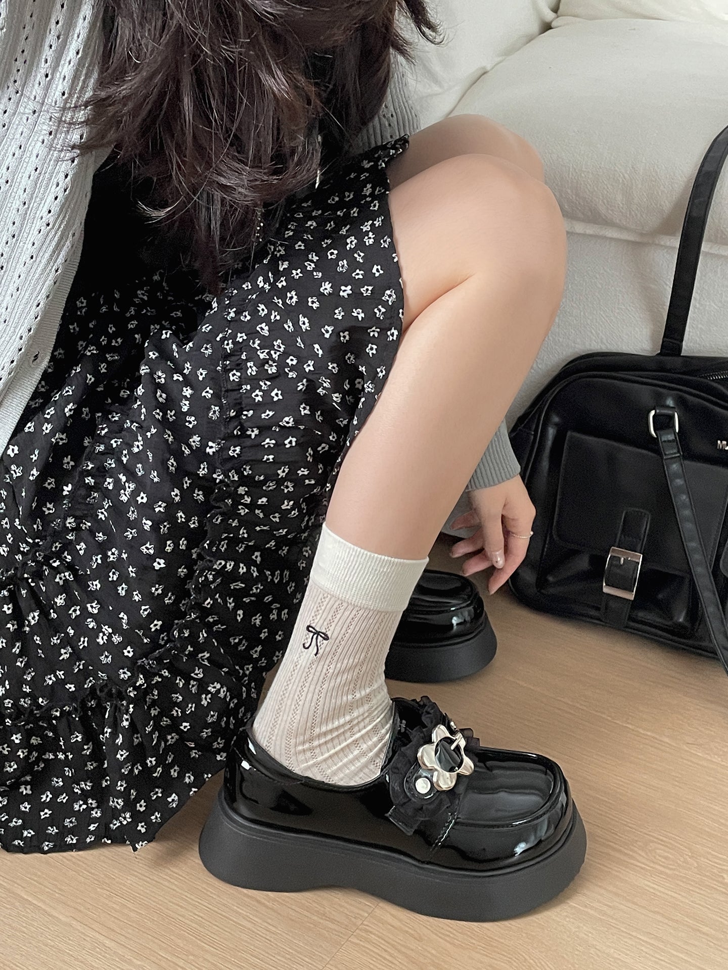 White Retro British Style Thick Soled High Rise Small Leather Shoes