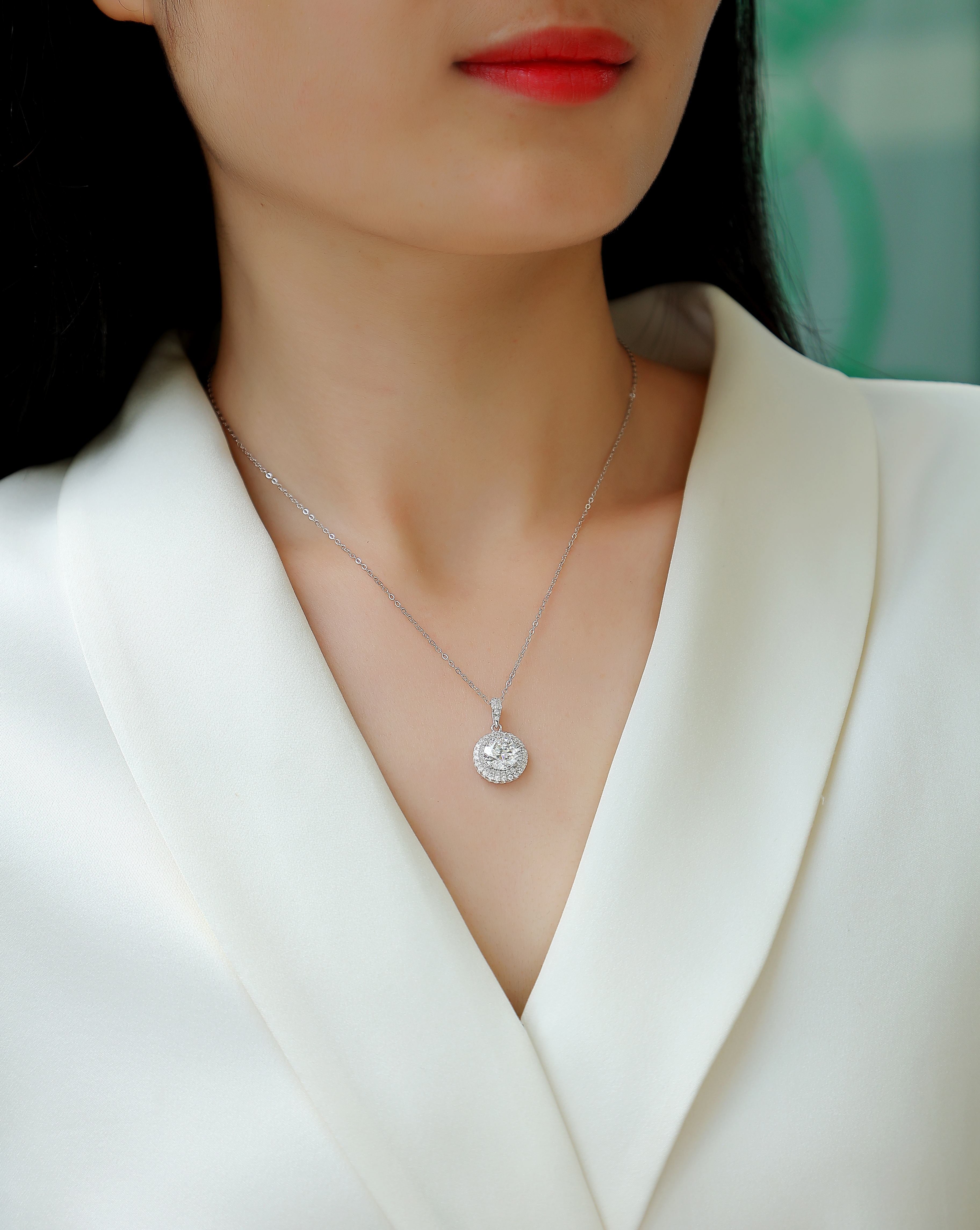 Sweetheart Halo - A Fashionable And Light Luxury Jewelry Pendant Necklace Set With Top-quality Moissanite, S925 Silver Plated Platinum