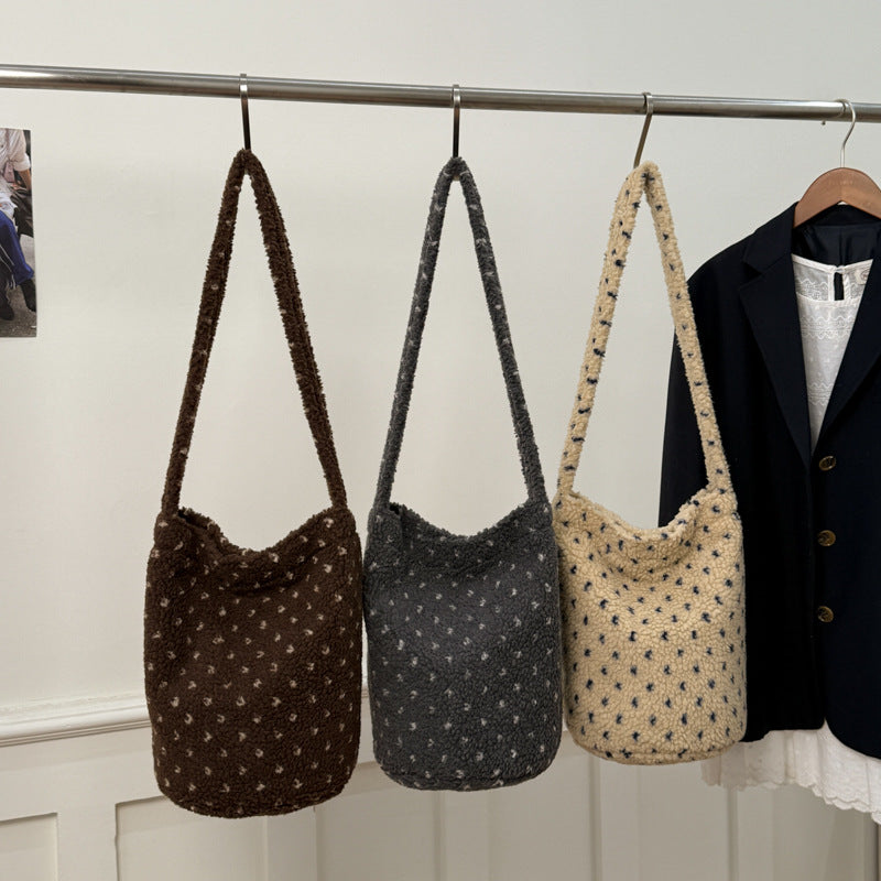 PlushLarge-CapacityBreathable Shoulder Bag In A Relaxed Style For Women