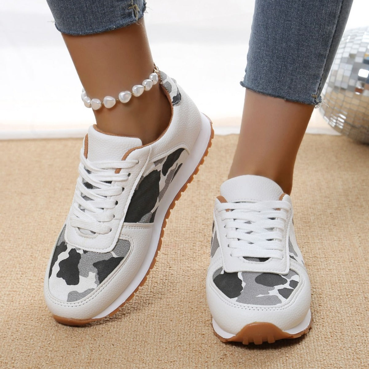 European And American Style Round Toe Thick Soled Color Blocked Low Top Sneakers