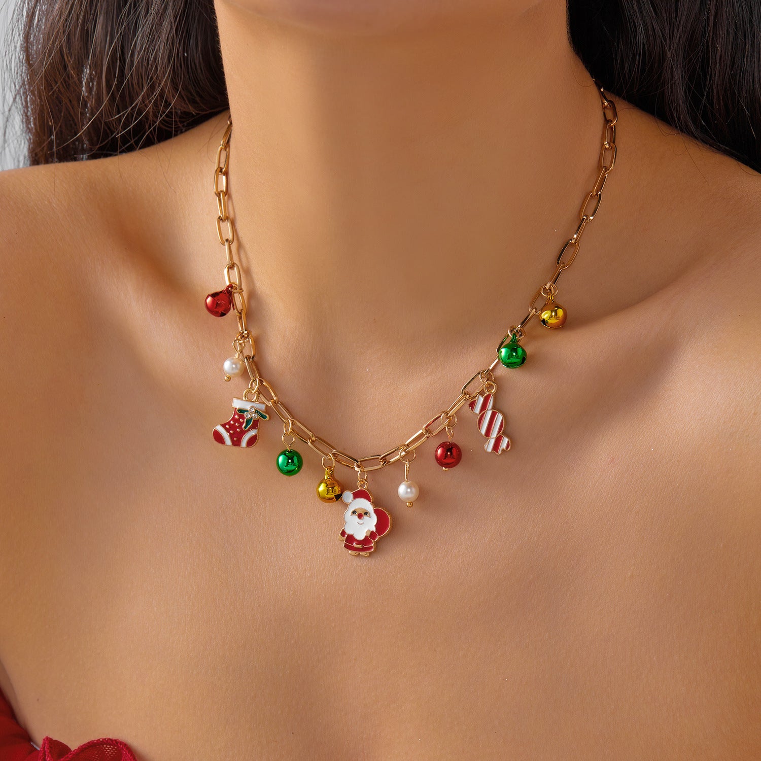 Elk Pendant Necklace With An Exaggerated, Versatile Pearl Bracelet