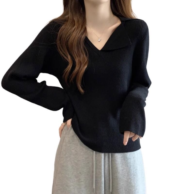 Striped Knitted Base Layer Figure-flattering V-neck Top