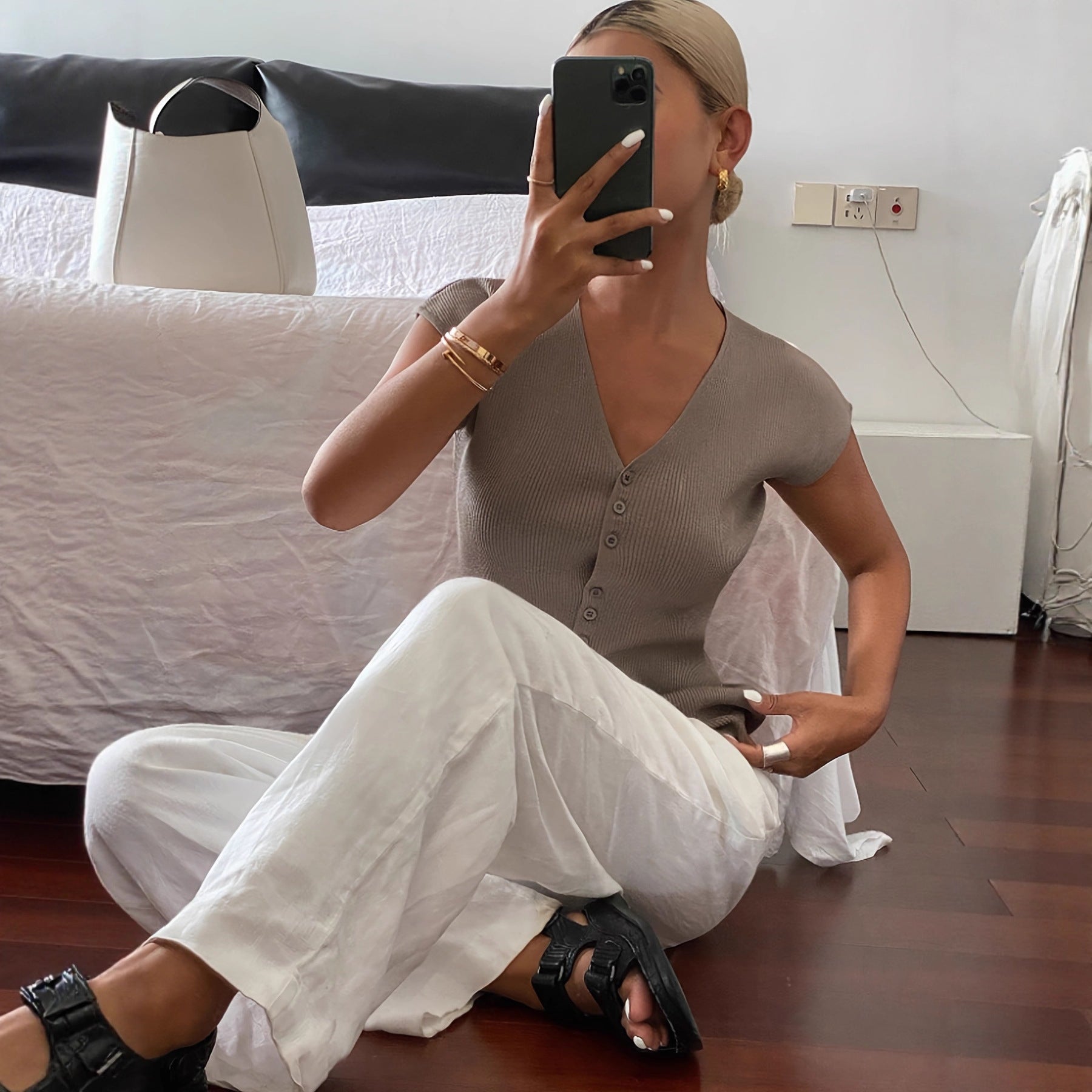 Women's Solid Color Casual Knit Fitted Shoulder V-neck Short Sleeve