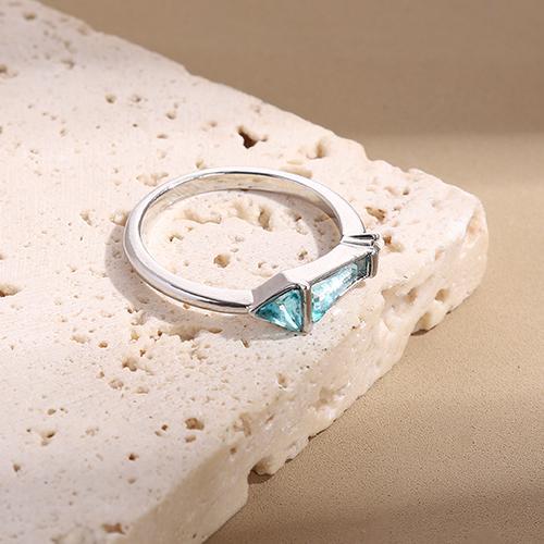 Minimalist Light-luxury Cool-toned Ring Inlaid With Sky-blue Zircon